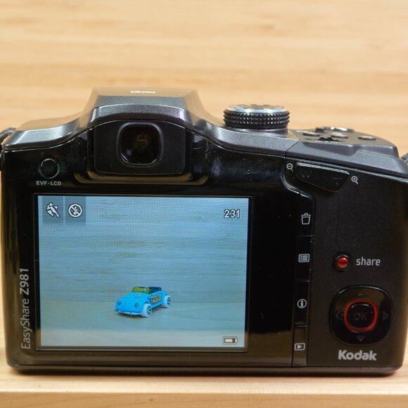 Kodak Z981 Digital Camera / 14 Megapixels / 26x Zoom / Black / Works Great - Picture 4 of 9